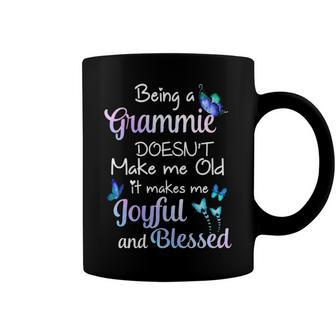 Grammie Grandma Gift Being A Grammie Doesnt Make Me Old Coffee Mug - Seseable