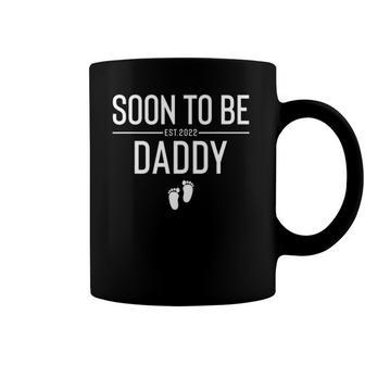 Soon To Be Daddy Est 2022 Pregnancy Announcement Coffee Mug | Mazezy