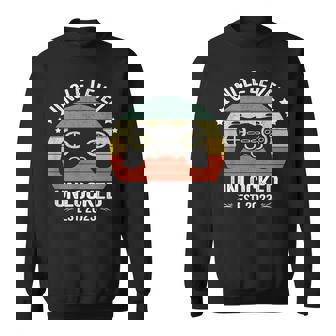 Mens Mens Funny Uncle Pregnancy Announcement Gamer Uncle Est 2023 Sweatshirt - Thegiftio