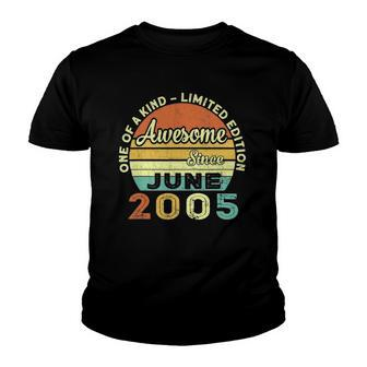 17 Years Old Gifts June 2005 Limited Edition 17Th Birthday Youth T-shirt | Mazezy