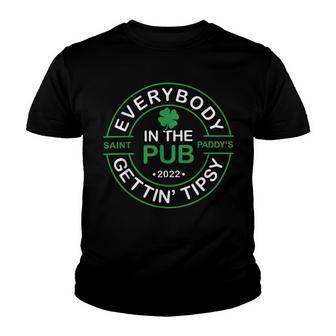 Everybody In The Pub Gettin Tipsy Youth T-shirt | Favorety