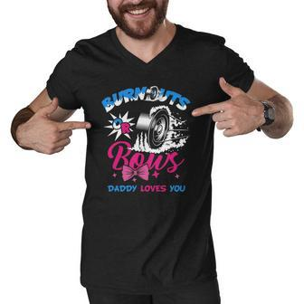 Burnouts Or Bows Gender Reveal Baby Party Announcement Daddy Men V-Neck Tshirt | Mazezy