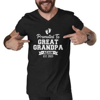 Mens Promoted To Great Grandpa Again 2023 Great Grandfather To Be Men V-Neck Tshirt | Mazezy