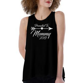 Promoted To Mommy 2022 Heart Arrow Women's Loose Tank Top | Mazezy