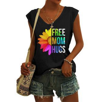 Free Mom Hugs Gay Pride Lgbt Daisy Rainbow Flower Hippie Women's V-neck Tank Top | Mazezy