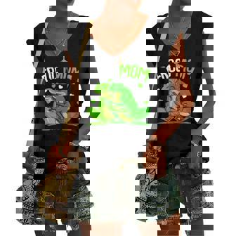 Frog Mom Girls Frog Lover Women's V-neck Tank Top | Mazezy