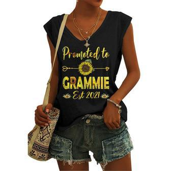 Promoted To Grammie Est 2022 Sunflower Women's V-neck Tank Top | Mazezy
