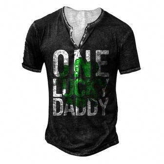 One Lucky Daddy Irish Father Dad St Patricks Day Papa Men's Henley T-Shirt | Mazezy
