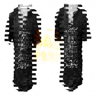 Proud Dad Of A Class Of 2022 Graduate Senior 2022 Daddy Men's Henley T-Shirt | Mazezy