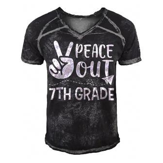 Happy Last Day Of School Retro Peace Out 7Th Grade Men's Short Sleeve V-neck 3D Print Retro Tshirt | Mazezy