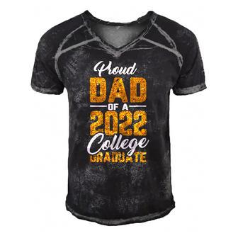 Mens Proud Dad Of A 2022 Graduate Graduation College Student Papa Men's Short Sleeve V-neck 3D Print Retro Tshirt | Mazezy
