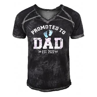 Promoted To Dad 2022 Baby Feets Men's Short Sleeve V-neck 3D Print Retro Tshirt | Mazezy