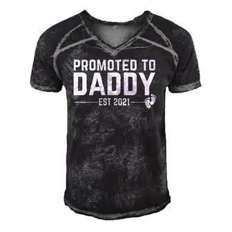 Promoted To Daddy 2021 For First Time Fathers New Dad Men's Short Sleeve V-neck 3D Print Retro Tshirt | Mazezy