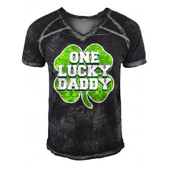 St Patricks Day Design For Father One Lucky Daddy Men's Short Sleeve V-neck 3D Print Retro Tshirt | Mazezy