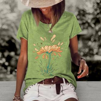 Frog On Flowers Nature Flower Leaves Petals Women's Short Sleeve Loose T-shirt | Mazezy