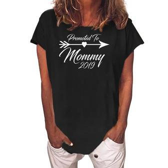 Promoted To Mommy 2022 Heart Arrow Women's Loosen Crew Neck Short Sleeve T-Shirt | Mazezy