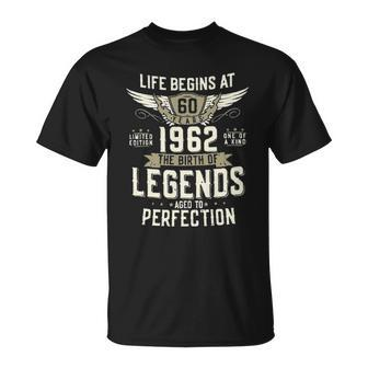 Life Begins At 1962 Funny 60Th Birthday New 2022 Gift Unisex T-Shirt - Seseable