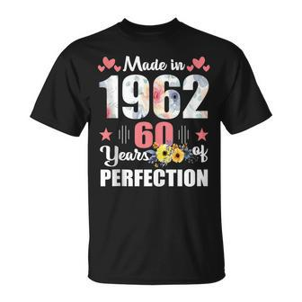 Made 1962 Floral 60 Years Old Family 60Th Birthday 60 Years Unisex T-Shirt - Seseable