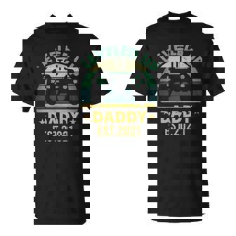 Promoted To Daddy Est 2021 Leveled Up To Daddy & Dad T-shirt - Thegiftio UK