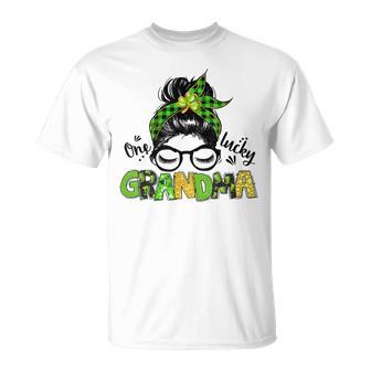 One Lucky Grandma Messy Bun Leopard St Patricks Day Unisex T-Shirt | Favorety UK