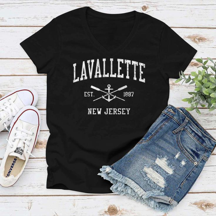 Lavallette Nj Vintage Crossed Oars & Boat Anchor Sports Women V-Neck T-Shirt