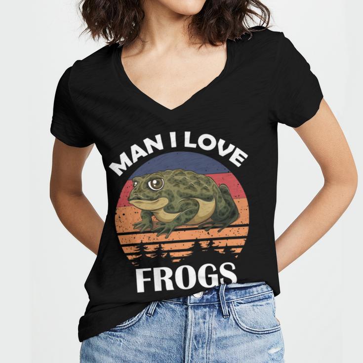 Man I Love Frogs Funny Retro Frog V2 Women V-Neck T-Shirt