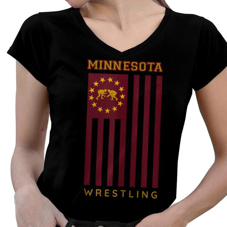 Gopher State Usa Flag Freestyle Wrestler Minnesota Wrestling  Women V-Neck T-Shirt