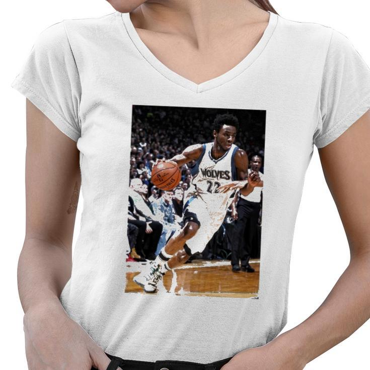 Andrew Wiggins Wolves 22 Cahier À Spirale Basketball Lovers Gift Women V-Neck T-Shirt