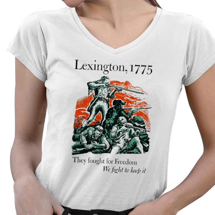 Usa Patriotic Vintage Battle Of Lexington Revolutionary War Women V-Neck T-Shirt