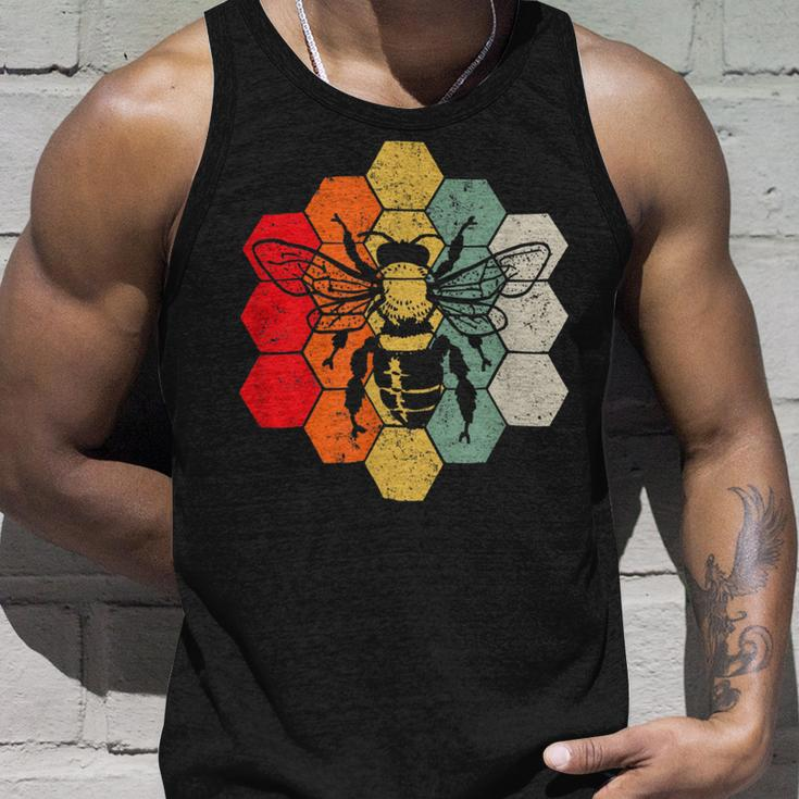 Bee Bee Bee Vintage Bee Gift For Bees Lover Men Women Kids V7 Unisex Tank Top Gifts for Him