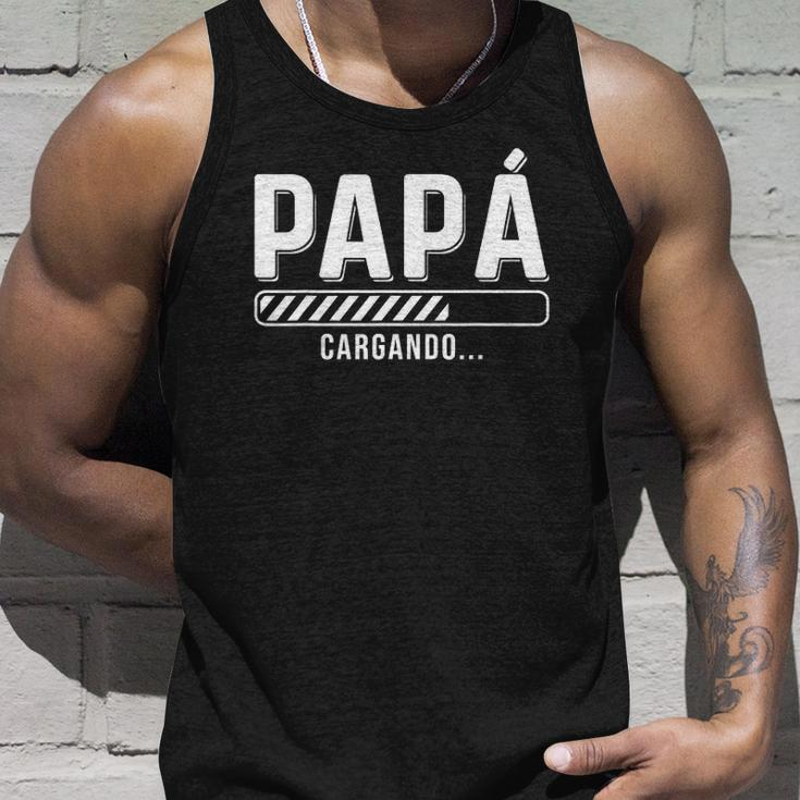 Camiseta En Espanol Para Nuevo Papa Cargando In Spanish Unisex Tank Top Gifts for Him