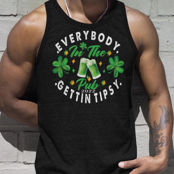 Everybody In The Pub Gettin Tipsy Unisex Tank Top Gifts for Him