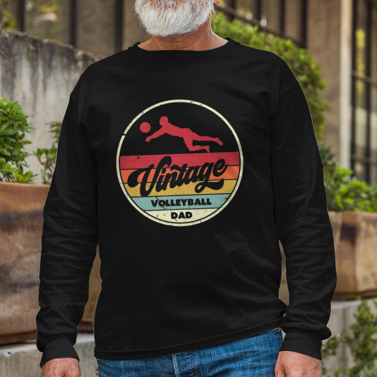 Vintage Volleyball Dad Retro Style Long Sleeve T-Shirt T-Shirt Gifts for Old Men