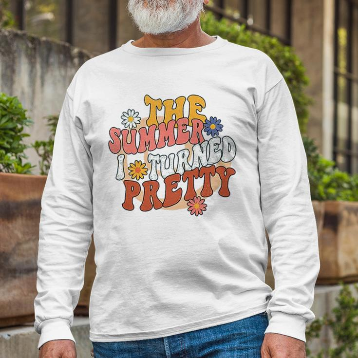 The Summer I Turned Pretty Flowers Daisy Retro Vintage Long Sleeve T-Shirt Gifts for Old Men