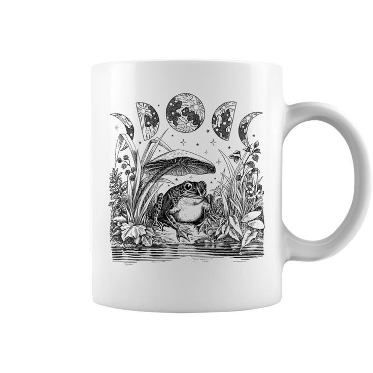 Cute Cottagecore Aesthetic Frog Mushroom Moon Witchy Vintage - Dark Academia Goblincore Witchcraft F Coffee Mug