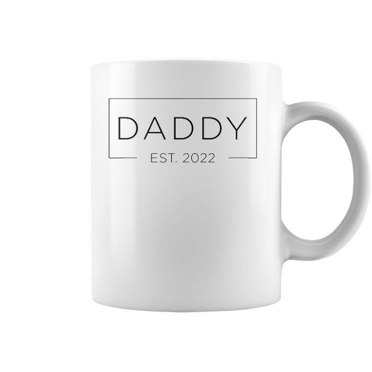 Mens Daddy Est 2022 Promoted To Father 2022 Fathers Day Coffee Mug
