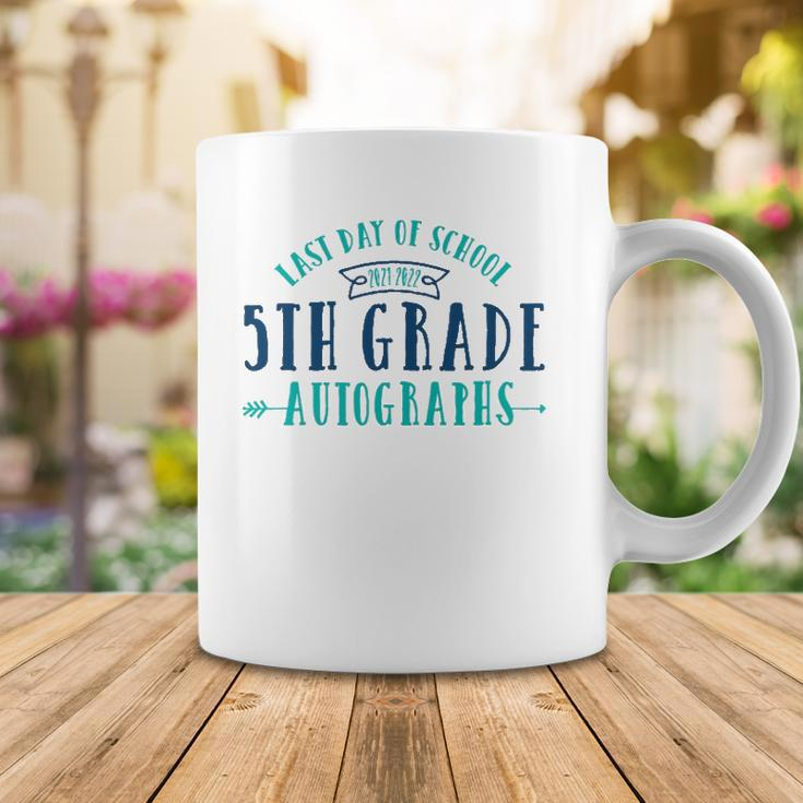 2022 Last Day Of School Autograph - 5Th Grade Graduation Coffee Mug Unique Gifts