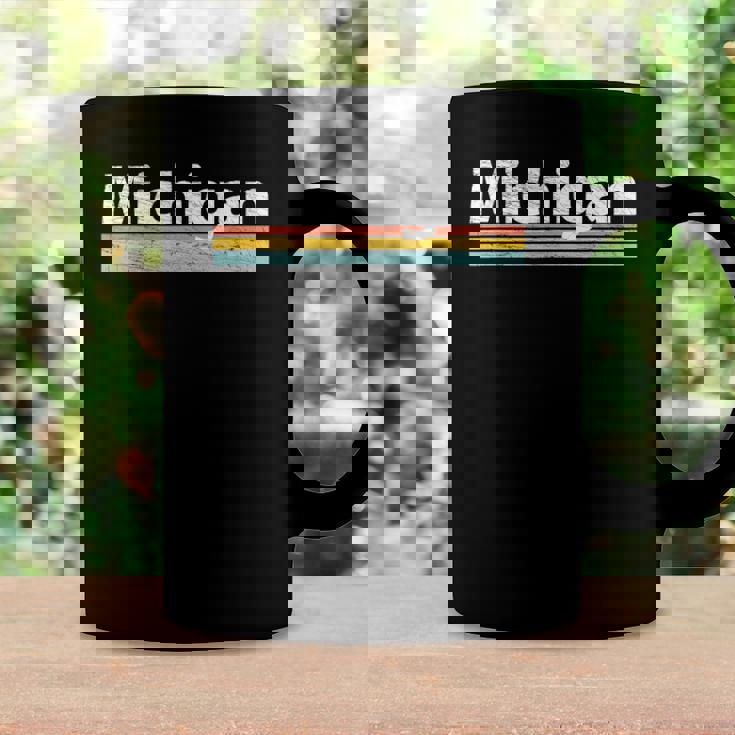 Michigan - Mi Vintage Worn Design - Retro Stripes Classic Coffee Mug Gifts ideas