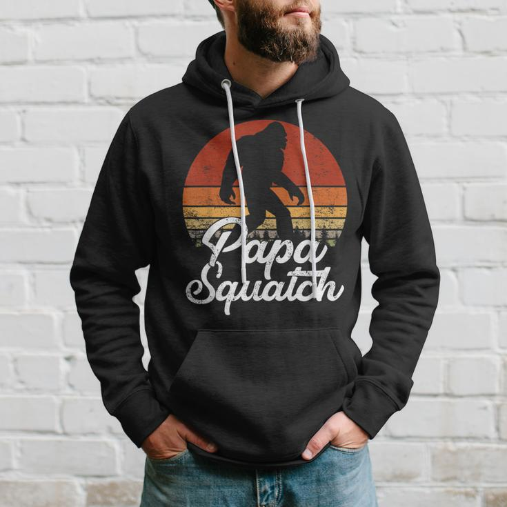 Papa Squatch Dad Bigfoot Sasquatch Vintage Retro Fathers Day Hoodie Gifts for Him
