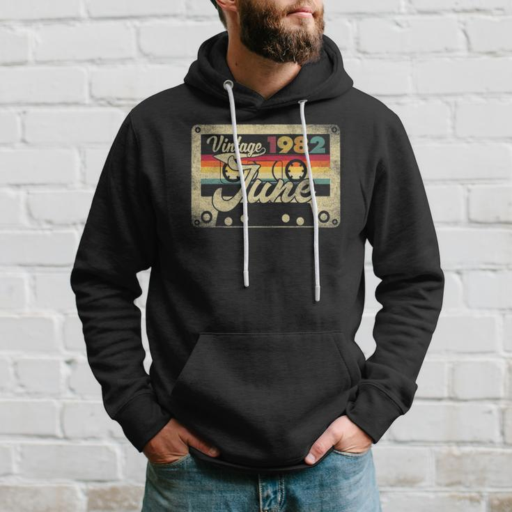 Vintage June 1982 40Th Birthday Gift 40 Years Old Retro Hoodie Gifts for Him