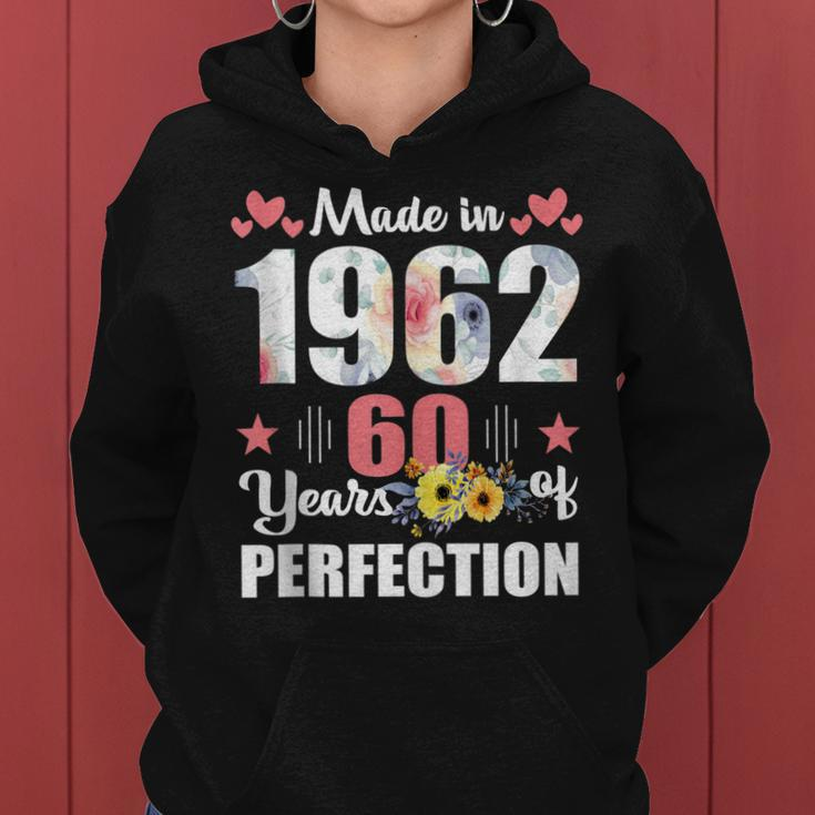 Made 1962 Floral 60 Years Old Family 60Th Birthday 60 Years Women Hoodie