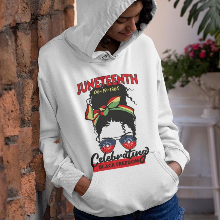 Free-Ish Juneteenth Celebrate Black Freedom Free-Ish 1865 Messy Bun Afro Mom Youth Hoodie