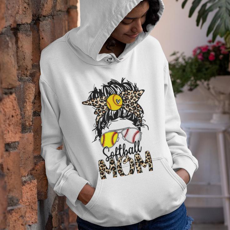 Softball Mom Messy Bun Leopard Glasses Bandana Mothers Day Youth Hoodie