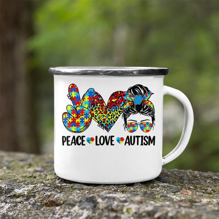 Peace Love Autism Mom Life Messy Bun Blue Autism Awareness Camping Mug