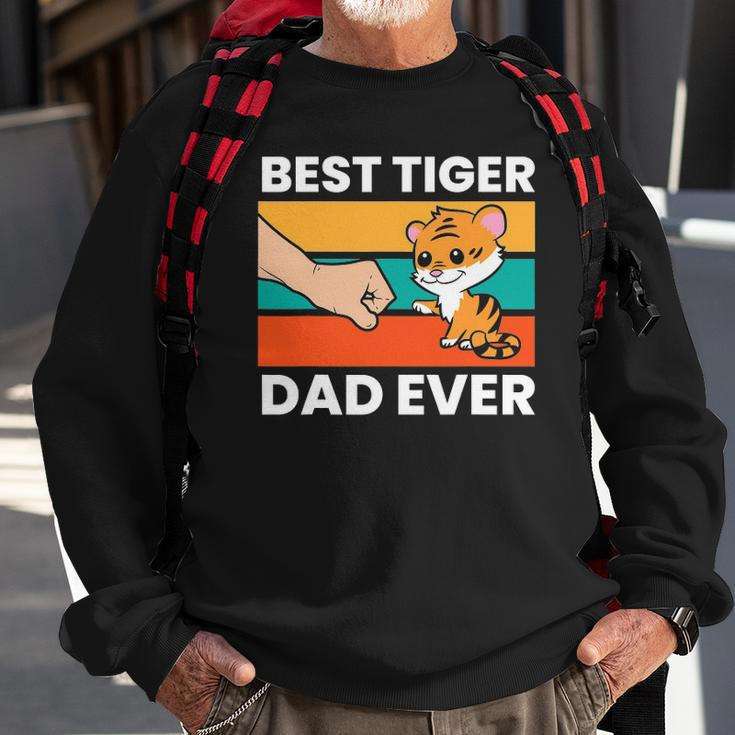 Best Tiger Dad Ever Happy Fathers Day V2 Sweatshirt Gifts for Old Men