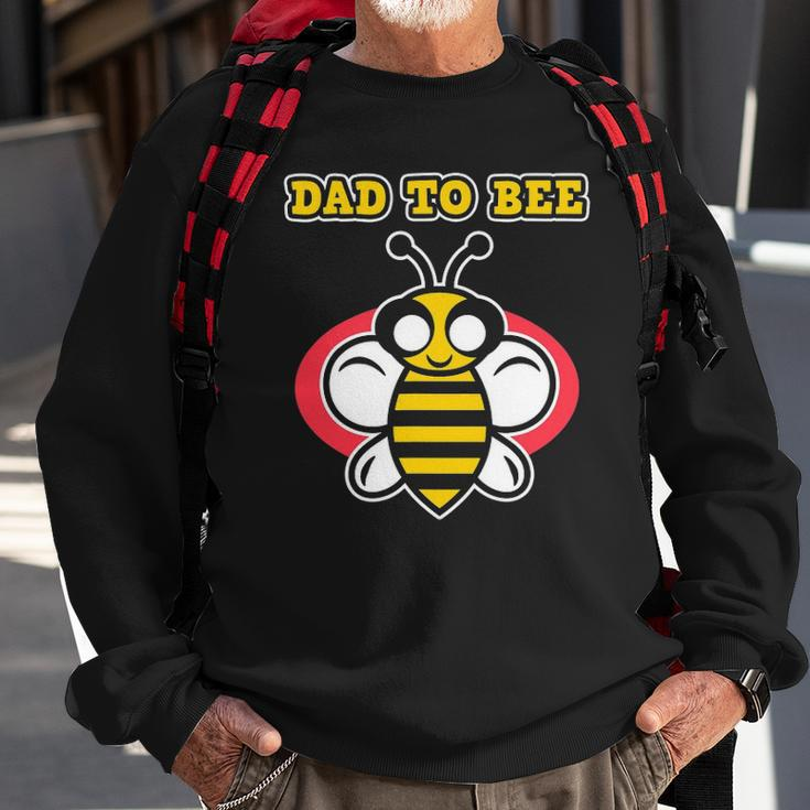 Dad To Bee - Pregnant Women & Moms - Pregnancy Bee Sweatshirt Gifts for Old Men