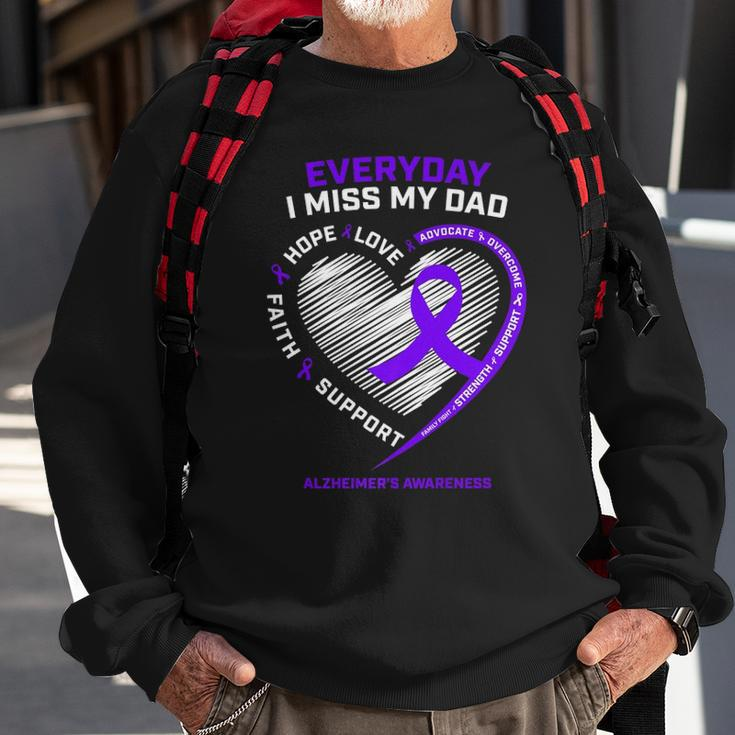 In Memory Dad Purple Alzheimers Awareness Sweatshirt Gifts for Old Men