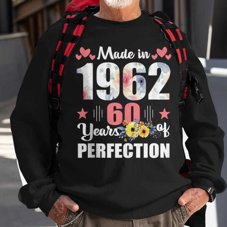 Made 1962 Floral 60 Years Old Family 60Th Birthday 60 Years Sweatshirt Gifts for Old Men