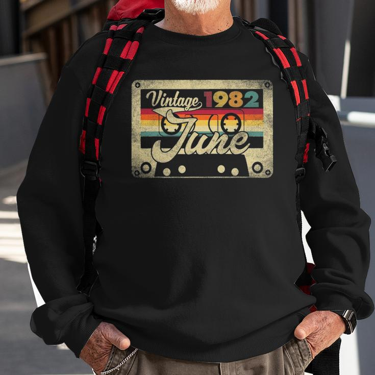 Vintage June 1982 40Th Birthday Gift 40 Years Old Retro Sweatshirt Gifts for Old Men