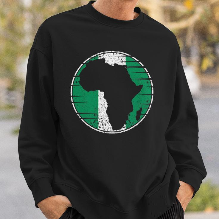 Africa Vintage Retro Map Nigeria Nigerian Flag Sweatshirt Gifts for Him